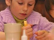 Creative workshop for children – painting on cups
